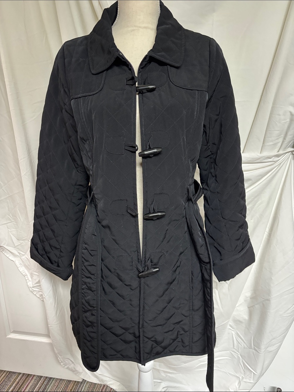 Croft and Barrow Women's Small Black Quilted Toggle Coat